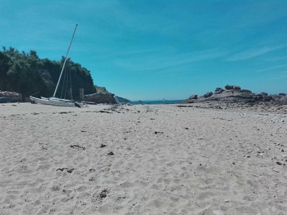 Vue Mer Cote De Granit Rose En Bretagne Требёрдан Экстерьер фото