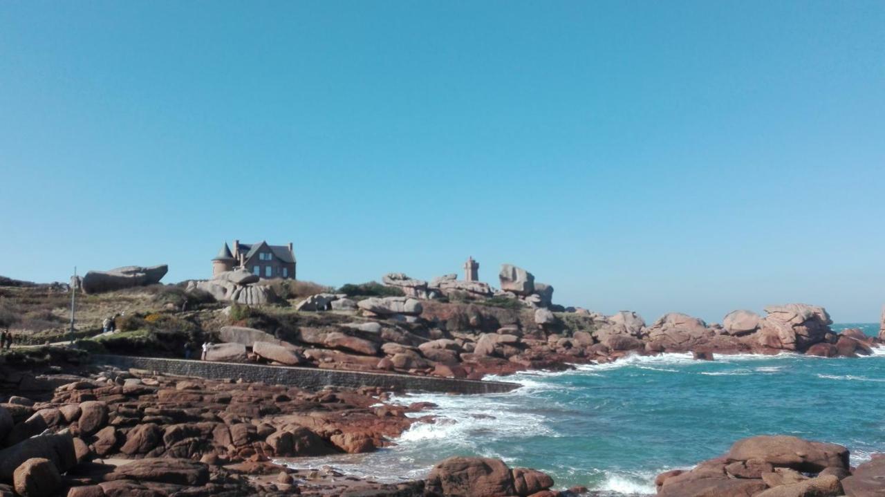 Vue Mer Cote De Granit Rose En Bretagne Требёрдан Экстерьер фото
